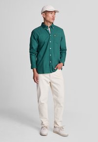 Lyle & Scott PLAIN OXFORD - Chemise - deep emerald