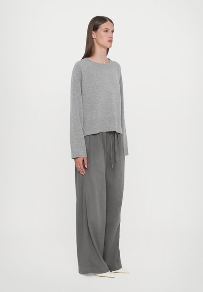 CLOSED CREW NECK WIDE SLEEVE - Maglione - light grey