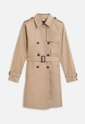 Gabardina beige hecha de una tela suave con un diseño de doble botonadura, dos bolsillos delanteros, un cinturón y epaulettes en los hombros.