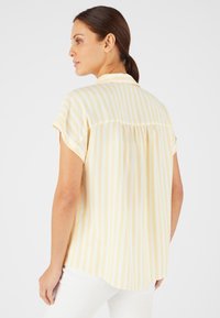 Damart Overhemdblouse - jaune rayé