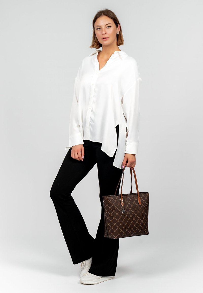 Tamaris ANASTASIA - Handväska - brown/cognac