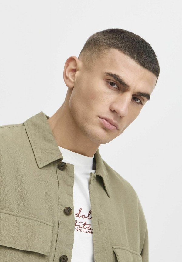 SDPAAKOW - Shirt - vetiver2