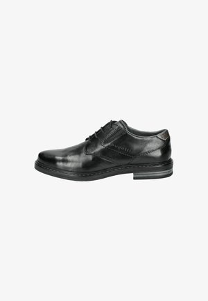 Zapato de vestir de cuero negro con un acabado liso, diseño de cordones y una suela de goma contrastante. Presenta costuras sutiles y el logo de la marca.