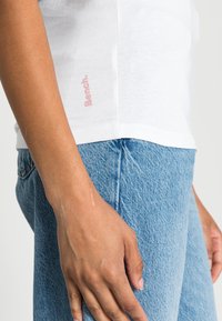 Bench T-shirt z nadrukiem