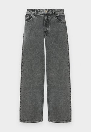 Széles szárú farmernadrág halvány fekete denim anyagból. Ötpockets, övbújtatók és egyetlen fém gomb jellemzi. Egész felületen kopott hatású textúra.