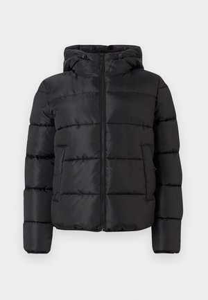 Fekete puffkabát cipzárral az elején, állítható kapucnival, steppelt textúrával és oldalsó zsebekkel a melegség és a funkcionalitás érdekében. Puha, fényes anyag.