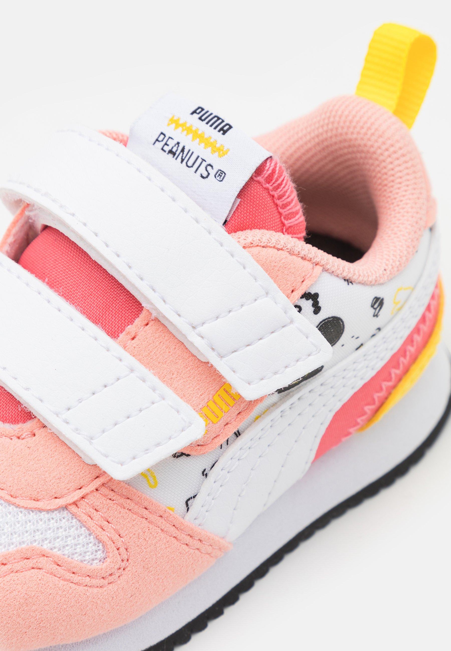 Puma PEANUTS R78 UNISEX - Sneakers laag - apricot blush/white/roze -  Zalando.nl