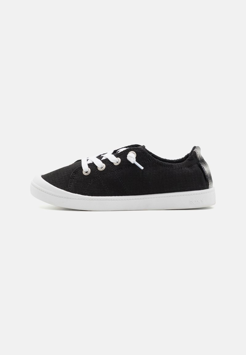Schwarze Leinensneaker mit weißen Schnürsenkeln, Gummisohle und dezenten Nähdetails. Verfügt über einen strukturierten Rückenakzent aus kontrastierendem Material.