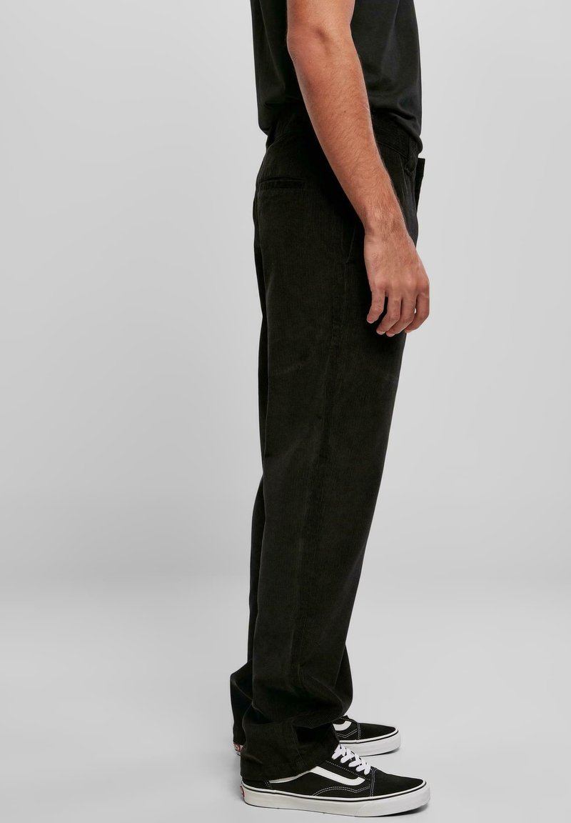 Herren Chinos | Urban Classics CORDUROY WORKWEAR PANTS Chino black/schwarz - VB11081 Herren Chinos | Urban Classics CORDUROY WORKWEAR PANTS Chino black/schwarz - VB11081
