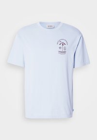 REGULAR FIT FRONT AND BACK ARTWORK - Trükipildiga T-särk - sky blue