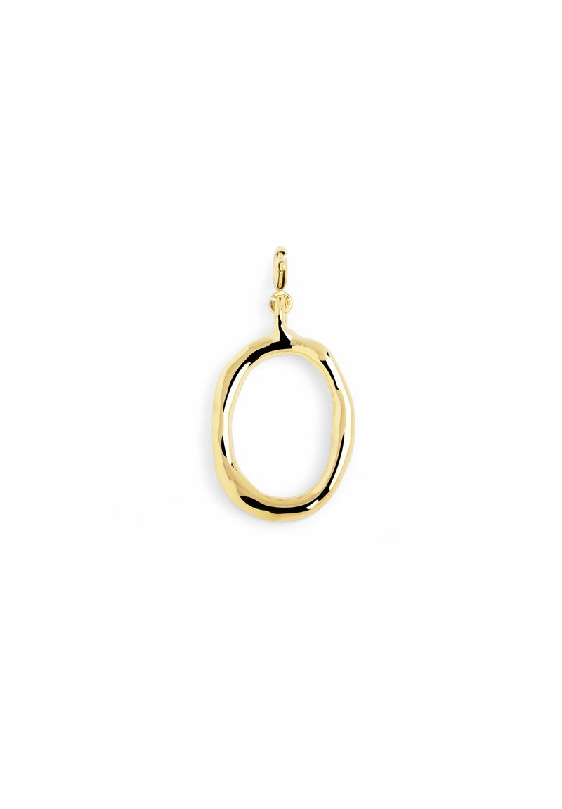 Złocony metalowy urok w kształcie organicznego owalu o teksturowanej powierzchni. Posiada mały, przymocowany uchwyt do zawieszania.