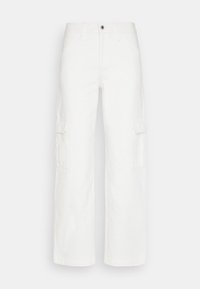 Vita vida cargo-byxor i kraftig bomullstyg, med stora sidofickor och knäppning.