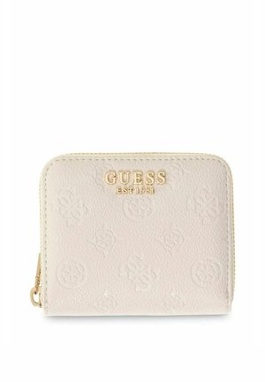 Petit portefeuille beige texturé avec fermeture éclair dorée et motifs circulaires et floraux embossés, avec logo doré "GUESS EST 1981" sur le devant.