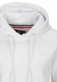Witte hoodie met trekkoorden en zilverkleurige metalen onderdelen. Beschikt over een textuur aan de binnenkant en een driekleurig accentpaneel in groen, rood en wit.