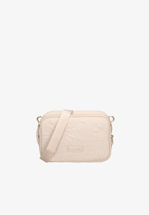 Sac bandoulière rectangulaire matelassé beige avec bandoulière réglable et ferrures couleur or, motif floral en relief sur la surface avant.