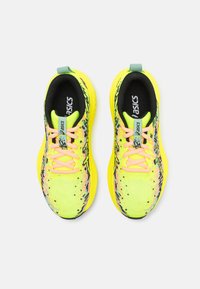 ASICS GEL NOOSA TRI 16 UNISEX - Utcai futócipők - safety yellow/black