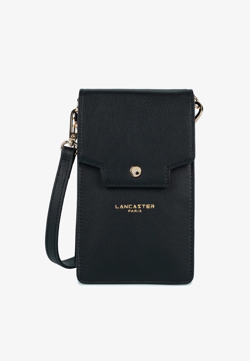 Piccola borsa a tracolla nera in pelle con chiusura a scatto dorata, tracolla regolabile e logo "Lancaster Paris" in lettere dorate.