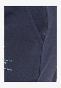 Sélectionné, blue