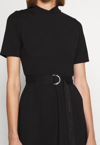 HUGO Žerzejové šaty - black