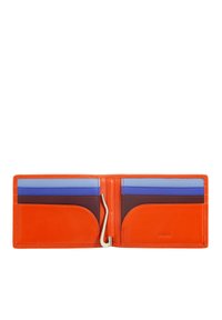 Portefeuille en cuir orange avec plusieurs emplacements pour cartes dans des teintes de bleu et de marron. Présente un design de poche incurvée et un crochet en argent pour une fermeture sécurisée.