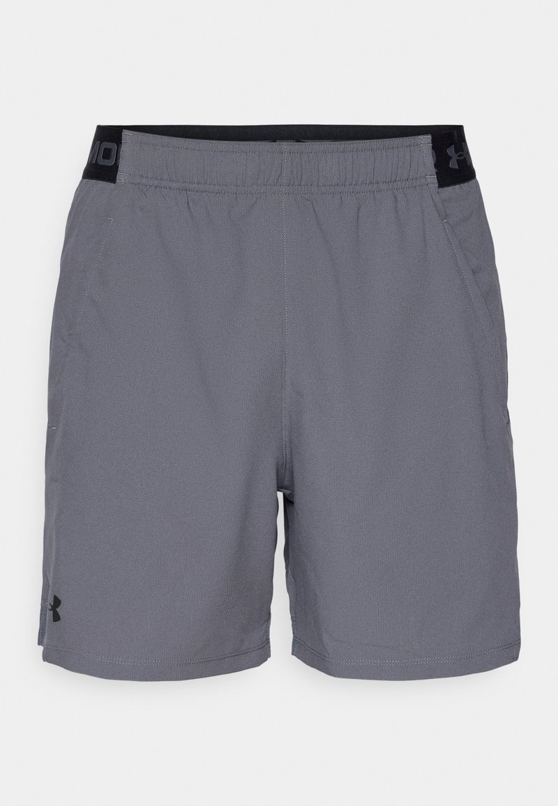 Shorts de sport gris avec taille élastique et poches latérales, avec un petit logo noir sur la partie inférieure de la jambe gauche.