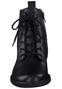 Bottines noires en cuir lisse avec un bout arrondi, dotées d'un laçage sur le devant et d'une fermeture éclair sur le côté pour un enfilage facilité. Design à talon plat.
