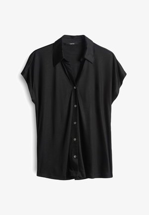 Camicia nera a maniche corte con bottoni e colletto, realizzata in tessuto liscio con una vestibilità rilassata e una leggera lucentezza. Chiusura con cinque bottoni.