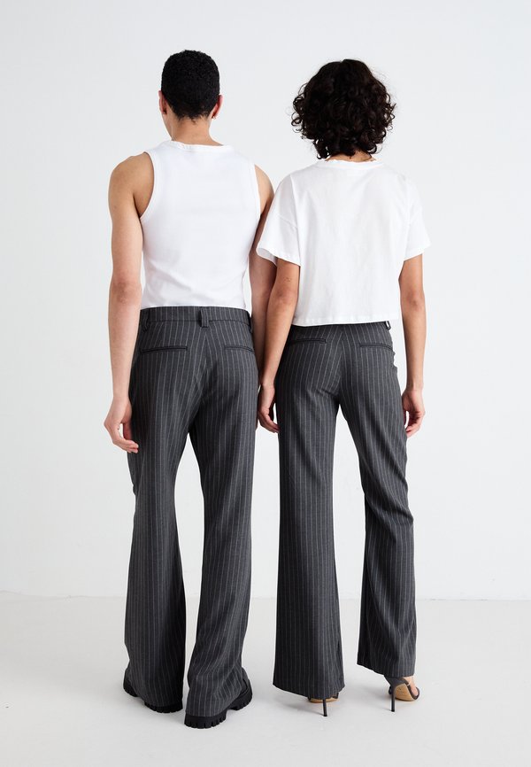 STACKED UNISEX - Trousers2