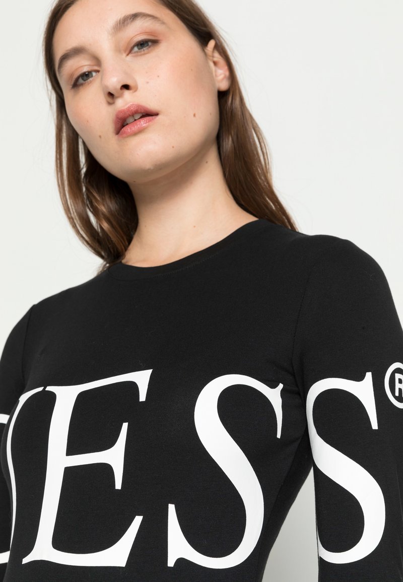 Godkendelse kinakål Jo da Guess LOGO BODY - Langærmet T-shirt - jet black/sort - Zalando.dk