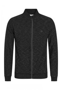 Sweter na zamek w kolorze czarnym z szarymi paskami, wyposażony w wysoki kołnierz, ściągacze na rękawach i dole, wykonany z teksturowanego dzianinowego materiału.