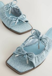 Next STANDARD - FOREVER COMFORT DOUBLE BOW - Pantofle - light blue