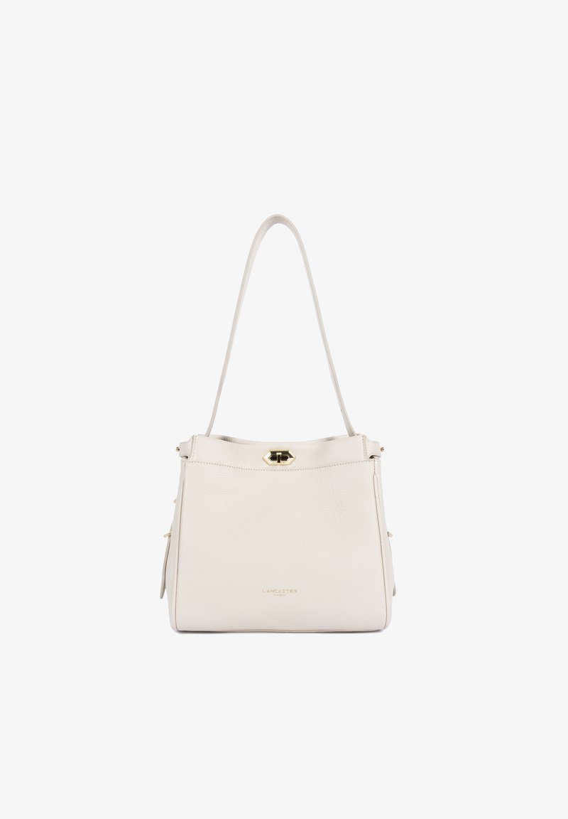 Sac à main en cuir blanc avec fermoir doré et une seule bandoulière, forme rectangulaire structurée, marque Lancaster Paris au centre de la base.