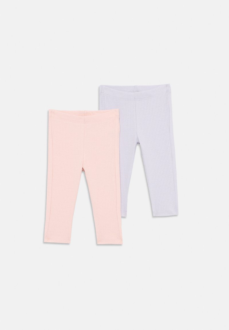 To par ribbede leggings, en i myk rosa og den andre i lys lavendel, med elastisk liv for komfort.
