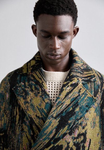 Henrik Vibskov DIMOUT COAT UNISEX - Puspaltis - shadow bouquet