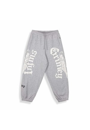 Graue Jogginghose mit weißem gotischem Schriftzug "Grimey" und Flügeldesigns auf der Vorderseite, elastischen Bündchen, Kordelzug in der Taille und Seitentaschen.