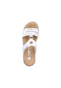 Witte slide sandaal met twee banden, een ronde accent en geperforeerde details. Gevoerde voetbed met een tan textuurzool.
