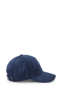 Casquette de baseball en velours côtelé marine avec une visière incurvée, un tissu texturé, une sangle arrière ajustable et des détails de couture subtils.