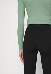 JDY Tall JDYPRETTY  PANT - Pantalon classique - black