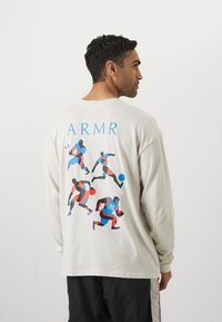 Under Armour MODERN SPORT  - Langærmet T-shirt - summit white/blue atlantis