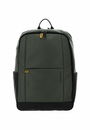 Sac à dos vert et noir avec une finition lisse et mate, doté d'une poche frontale, de deux tirettes de zip jaunes et d'une poignée de transport supérieure.
