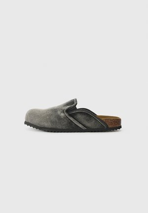 Matalakantaiset pistokkaat - black denim