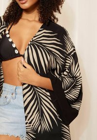 Friends Like These Ranta-asusteet - black white