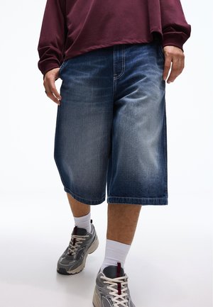 Bershka SKATER WIDE - Farmer rövidnadrágok - dark blue