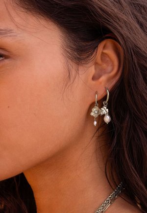 My Jewellery, EARRINGS WITH NATURAL PEARLS AND CLOVER - Pendientes - zilver stainless steel