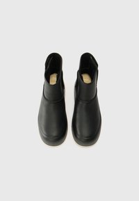 UGG CLASSIC STREETSCAPE - Zimske čizme - black/jasmine