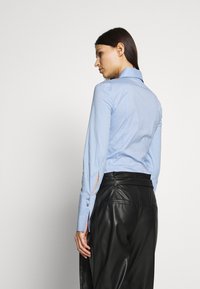 Patrizia Pepe CAMICIA BLOUSE - Camicia - sky fil a fil