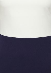 Anna Field Vestido de malha - white/dark blue