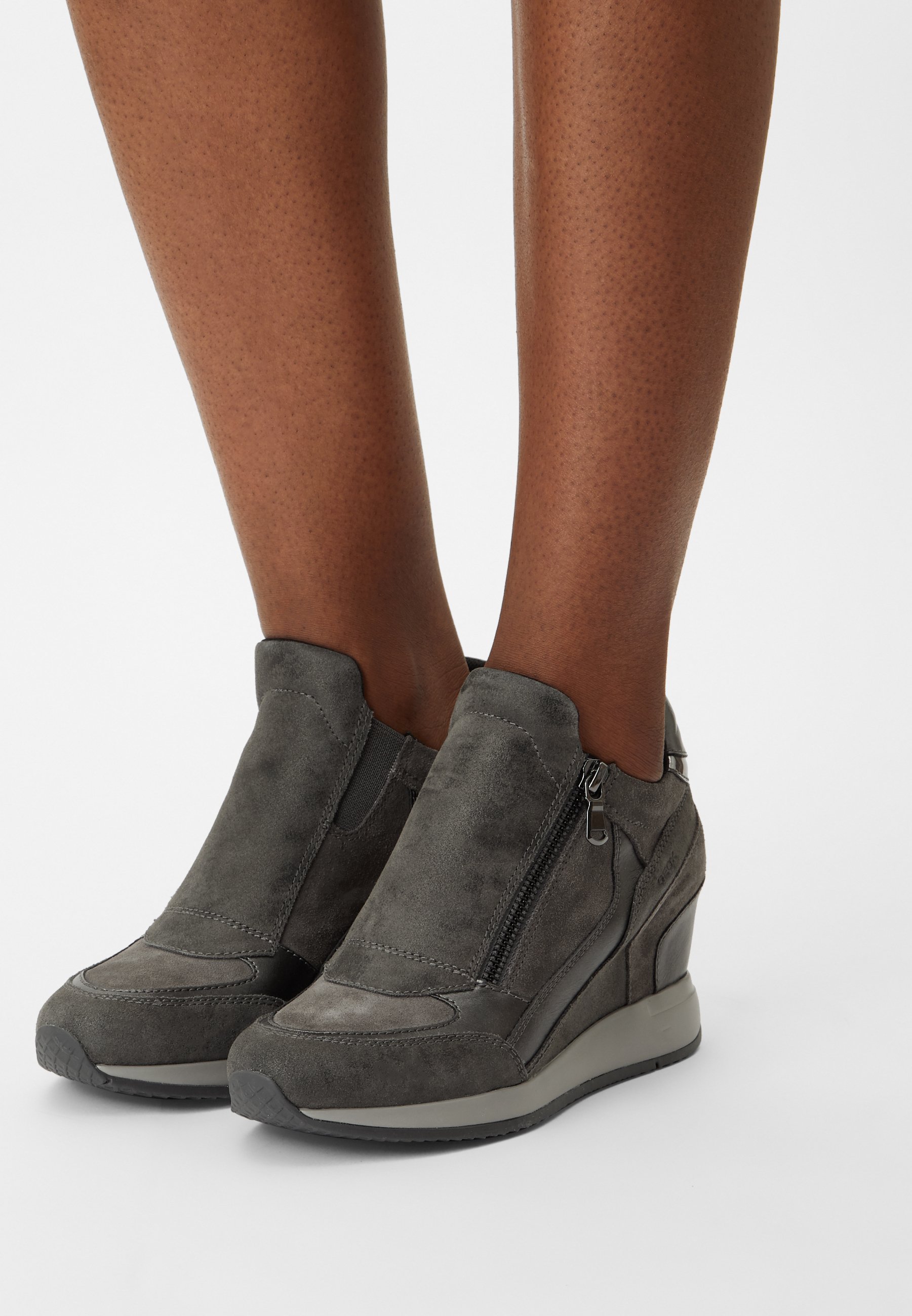 Hotel Kalinga Green Blowfish Sneakers Hotel Kalinga Running Shoe