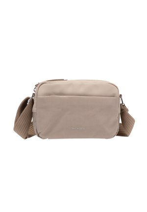 Borsa a tracolla beige realizzata in tessuto morbido, con un compartimento principale con zip e una tracolla intrecciata regolabile. Logo esposto sul fronte.