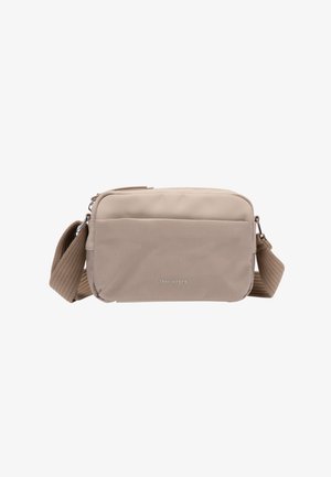 Beige Umhängetasche aus weichem Stoff, mit einem Hauptfach mit Reißverschluss und einem verstellbaren gewebten Tragegurt. Logo auf der Vorderseite platziert.